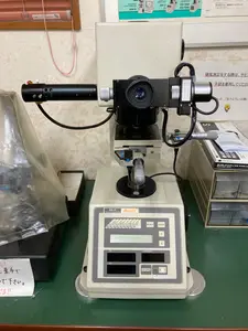 ビッカーズ硬さ試験機