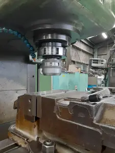 ベッド型汎用フライス盤