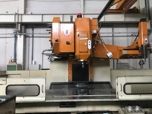 makino　立型マシニングセンタ-