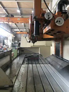 makino　立型マシニングセンタ-