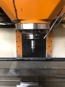 makino　立型マシニングセンタ-