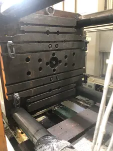 射出成型機