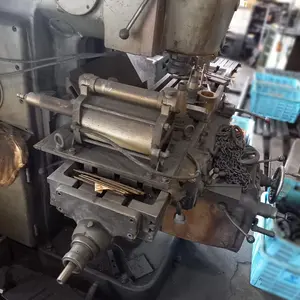 HITACHI　ひざ型フライス盤