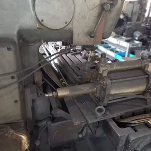 HITACHI　ひざ型フライス盤