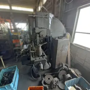 HITACHI　ひざ型フライス盤