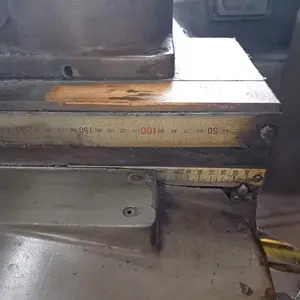 HITACHI　ひざ型フライス盤
