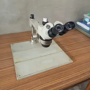 実体顕微鏡　スタンド付き　DIA ZOOM STEREO MICROSCOPE(1)