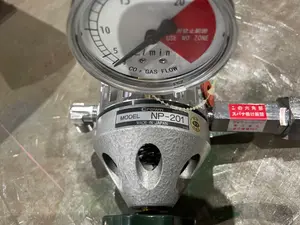Crown　MAGガス用ノーヒーター型圧力調整器【未使用品】