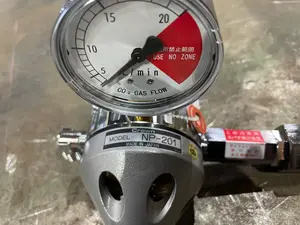 Crown　MAGガス用ノーヒーター型圧力調整器【未使用品】