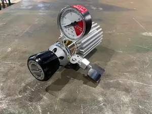 Crown　MAGガス用ノーヒーター型圧力調整器【未使用品】
