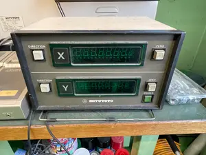 万能投影機
