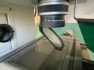 万能投影機