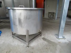 塩水タンク