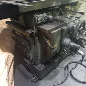 ベッド形汎用フライス盤