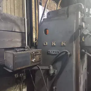 ベッド形汎用フライス盤
