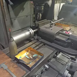 ベッド形汎用フライス盤