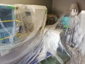 100Tf 横型射出成形機（電動）