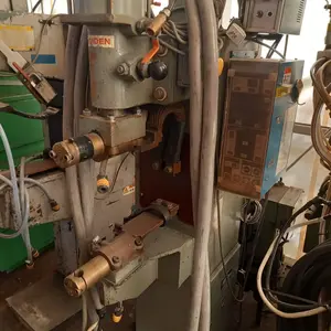 定置式スポット溶接機