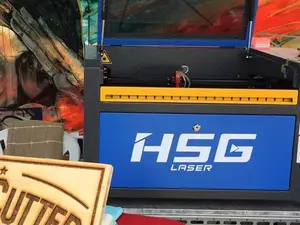 CO2レーザー切断機