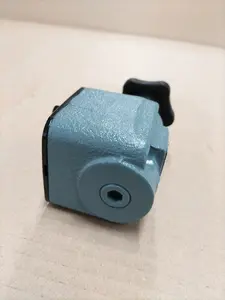 【未使用品】※価格交渉可※　バルブ　油圧　スロットルバルブ　流量制御弁　NACHI 不二越