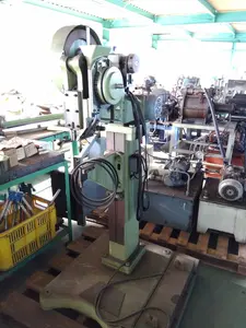 リベットセッター（リベットかしめ機）