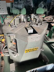 形材角用圧着機（コーナージョイント機）