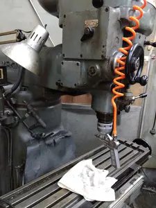 ラム型フライス盤