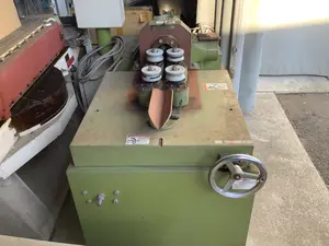 角材を丸に研削