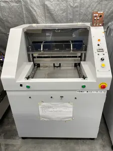 プレス型基板分割機　（2台あり）