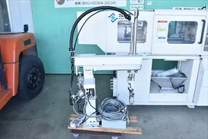 射出成形機