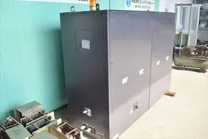 レーザー発振器