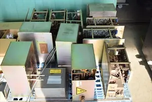 レーザー発振器