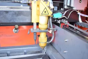 レーザー加工機