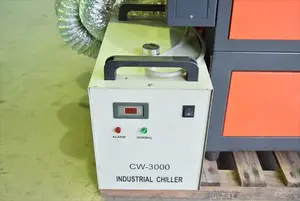 レーザー加工機