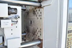 射出成形機