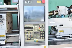 射出成形機
