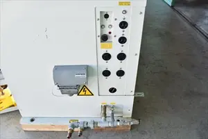 射出成形機