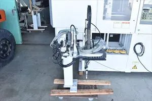 射出成形機