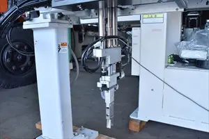 射出成形機