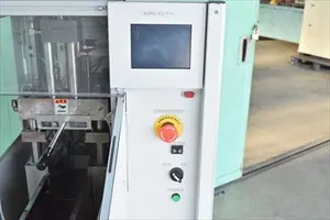 射出成形機