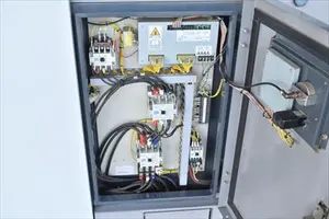 スクリューコンプレッサー
