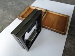 角形水準器