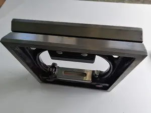 角形水準器