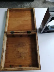 角形水準器