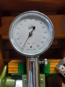 硬さ試験機
