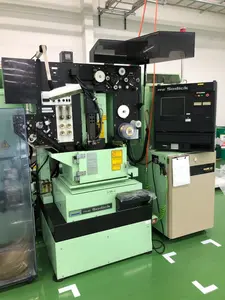 ワイヤーカット放電加工機