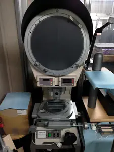 万能投影機