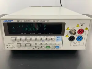 8252 デジタル・エレクトロメータ ±200V,30mA