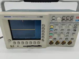 TDS3034　デジタルオシロスコープ 4CH 300MHz 2.5GS/S