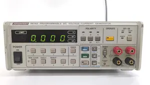 R6142 プログラマブル直流電圧/電流発生器、32V/160mA